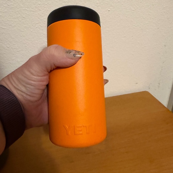 Tall skinny can yeti cooler - Picture 3 of 3